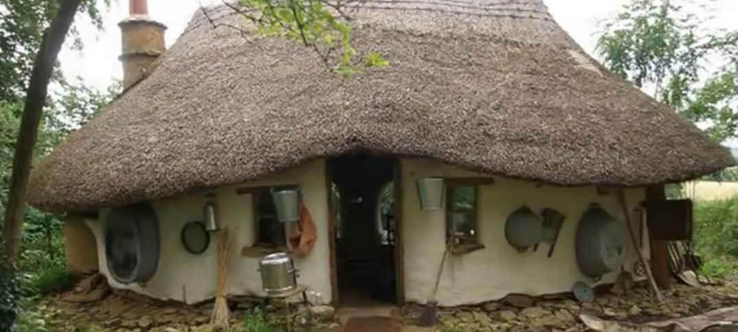 Amazing Hobbit Styled Home Built for $500